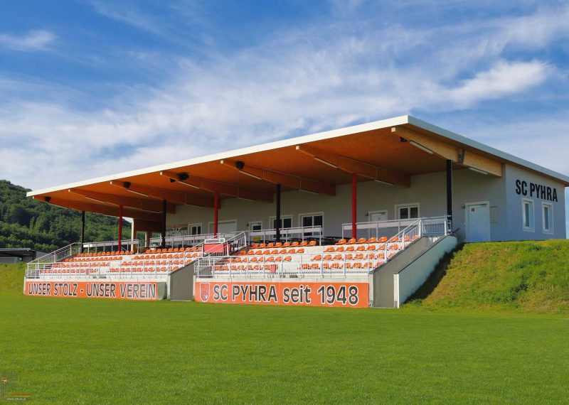 Fußballplatz Neubau